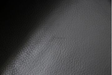 中古　美品　KELVIN GIORMANI (ケルビンジョルマーニ)　最高品質の本革が使われた重厚感あふれる2.5人掛けソファ(レザー、2人掛けソファ、3人掛けソファ、二人掛け、三人掛け)(定価約52万円)(R-058794)