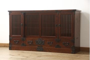 中古　美品　岩谷堂箪笥　和の趣あふれる佇まいが魅力的なサイドボード(収納棚、戸棚、リビングボード)(R-058795)