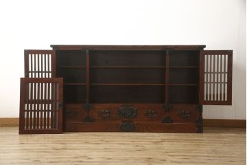 中古　美品　岩谷堂箪笥　和の趣あふれる佇まいが魅力的なサイドボード(収納棚、戸棚、リビングボード)(R-058795)