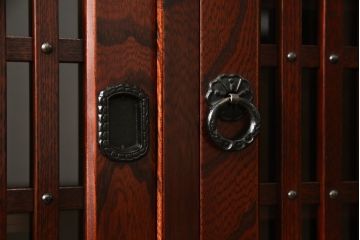 中古　美品　岩谷堂箪笥　和の趣あふれる佇まいが魅力的なサイドボード(収納棚、戸棚、リビングボード)(R-058795)