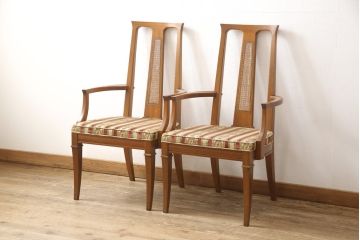 中古　DREXEL HERITAGE(ドレクセルヘリテイジ)　TRIUNE(トライユン)　気品ある美しさが魅力的なアームチェア2脚セット(ダイニングチェア、椅子、イス)(R-058801)