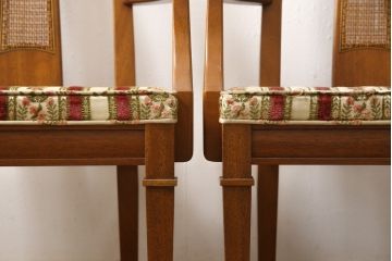 中古　DREXEL HERITAGE(ドレクセルヘリテイジ)　TRIUNE(トライユン)　気品ある美しさが魅力的なアームチェア2脚セット(ダイニングチェア、椅子、イス)(R-058801)