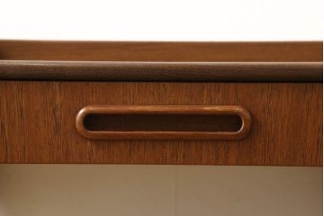 美品　デンマークビンテージ　チーク材　シンプルな中に木の温もりが感じられるサイドキャビネット(サイドテーブル、ヴィンテージ)(R-058806)