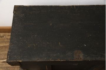 和製アンティーク　珍しいサイズとデザインが魅力の趣溢れる時代箱(長持ち、小型長持、時代箪笥、銭函、銭箱、収納箱、ディスプレイ、店舗什器)(R-058810)