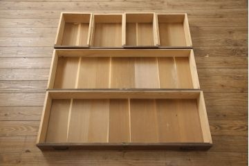 和製アンティーク　前面欅(ケヤキ)材　杢目の美しさや意匠を凝らしたつくりが目を引く時代箪笥テレビ台(ローボード、リビングボード、サイドボード、収納棚、引き出し)(R-058813)