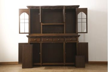 中古　美品　国会議事堂納品の高級家具メーカー　徳田家具　花の彫刻がかわいらしいキャビネット(収納棚、戸棚、食器棚、ダイニングボード)(R-058822)