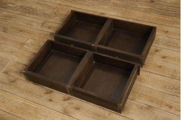 中古　美品　国会議事堂納品の高級家具メーカー　徳田家具　花の彫刻がかわいらしいキャビネット(収納棚、戸棚、食器棚、ダイニングボード)(R-058822)