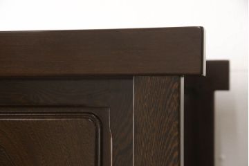 中古　鉄刀木(タガヤサン)　和モダンな雰囲気を醸し出す二段重ね水屋箪笥(定価約120万円)(キャビネット、食器棚、戸棚、収納棚)(R-058823)