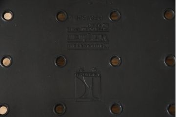 中古　美品　飛騨産業　キツツキ　穂高シリーズ　シックでエレガントな雰囲気ただよう1人掛けソファ(アームチェア、一人掛け)(R-058829)