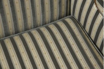 中古　美品　神戸洋家具　メープル不二屋　優雅な佇まいが魅力的な3人掛けソファ(ラウンジソファ、三人掛け、3P)(R-058831)