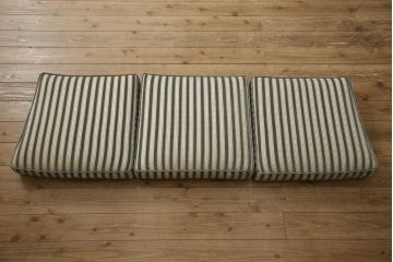 中古　美品　神戸洋家具　メープル不二屋　優雅な佇まいが魅力的な3人掛けソファ(ラウンジソファ、三人掛け、3P)(R-058831)