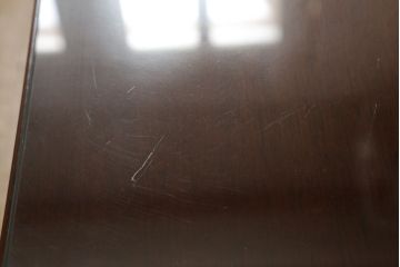 中古　美品　神戸洋家具　メープル不二屋　ガラス天板付き　シックで落ち着いた雰囲気ただようセンターテーブル(ローテーブル)(R-058832)