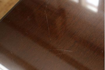 中古　美品　神戸洋家具　メープル不二屋　ガラス天板付き　シックで落ち着いた雰囲気ただようセンターテーブル(ローテーブル)(R-058832)