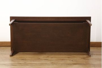 中古　美品　神戸洋家具　メープル不二屋　ガラス天板付き　シックで落ち着いた雰囲気ただようセンターテーブル(ローテーブル)(R-058832)