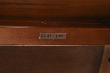 中古　美品　神戸洋家具　メープル不二屋　ガラス天板付き　シックで落ち着いた雰囲気ただようセンターテーブル(ローテーブル)(R-058832)