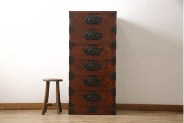 中古　美品　岩谷堂箪笥　こだわりの意匠が目を引く縦型チェスト(整理箪笥、引き出し、和たんす)(R-058834)