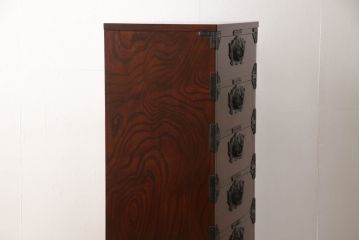 中古　美品　岩谷堂箪笥　こだわりの意匠が目を引く縦型チェスト(整理箪笥、引き出し、和たんす)(R-058834)