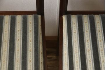 中古　神戸洋家具　メープル不二屋　ストライプ柄が上品な雰囲気を醸し出すダイニングチェア2脚セット(イス、椅子)(R-058840)