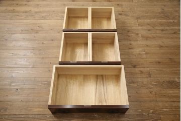 中古　美品　岩谷堂箪笥　力強い木目と重厚な金具が目を引くサイドボード(戸棚、収納棚、キャビネット)(R-058841)