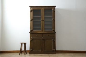 中古　美品　KASHIWA(柏木工)　オーク材　WILDERNESS(ウィルダネス)　カントリーな雰囲気ただよう食器棚(定価約54万円)(戸棚、収納棚、キャビネット)(R-058842)