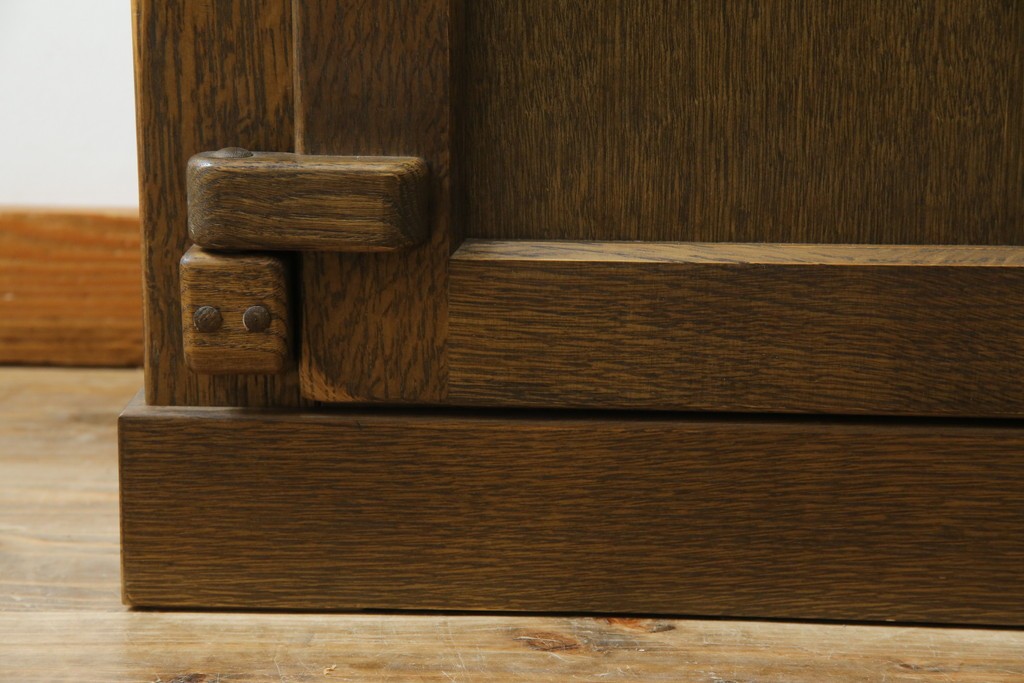 中古　美品　KASHIWA(柏木工)　オーク材　WILDERNESS(ウィルダネス)　カントリーな雰囲気ただよう食器棚(定価約54万円)(戸棚、収納棚、キャビネット)(R-058842)