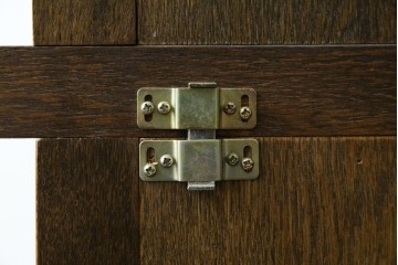 中古　美品　KASHIWA(柏木工)　オーク材　WILDERNESS(ウィルダネス)　カントリーな雰囲気ただよう食器棚(定価約54万円)(戸棚、収納棚、キャビネット)(R-058842)