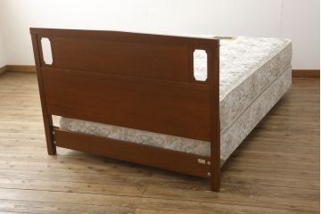 中古　美品　DREXEL HERITAGE(ドレクセルヘリテイジ)　Triune(トライユン)　シモンズマットレス　落ち着いた雰囲気づくりを叶えるベッド(セミダブル)(R-058844)