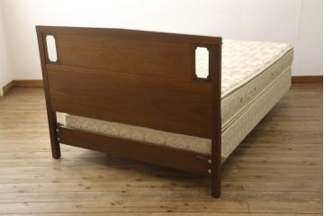 中古　美品　DREXEL HERITAGE(ドレクセルヘリテイジ)　Triune(トライユン)　シモンズマットレス　落ち着いた雰囲気づくりを叶えるベッド(セミダブル)(R-058846)