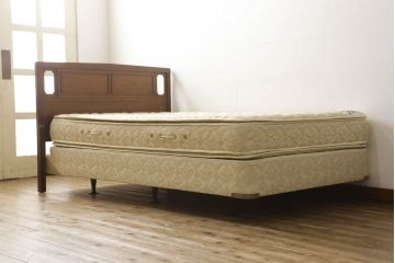 中古　美品　DREXEL HERITAGE(ドレクセルヘリテイジ)　Triune(トライユン)　シモンズマットレス　落ち着いた雰囲気づくりを叶えるベッド(セミダブル)(R-058846)