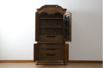 中古　美品　希少モデル　DREXEL HERITAGE(ドレクセルヘリテイジ)　Cameo Classics(キャメオクラシックス)　曲線的なデザインが優美な雰囲気を醸し出すキャビネット(収納棚、戸棚、ワードローブ)(R-058848)