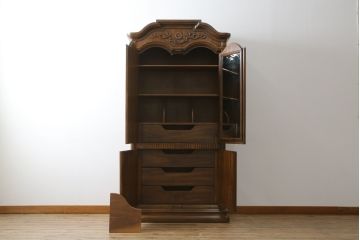 中古　美品　希少モデル　DREXEL HERITAGE(ドレクセルヘリテイジ)　Cameo Classics(キャメオクラシックス)　曲線的なデザインが優美な雰囲気を醸し出すキャビネット(収納棚、戸棚、ワードローブ)(R-058848)