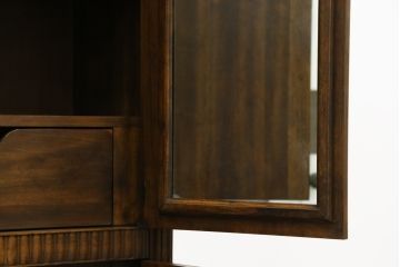 中古　美品　希少モデル　DREXEL HERITAGE(ドレクセルヘリテイジ)　Cameo Classics(キャメオクラシックス)　曲線的なデザインが優美な雰囲気を醸し出すキャビネット(収納棚、戸棚、ワードローブ)(R-058848)