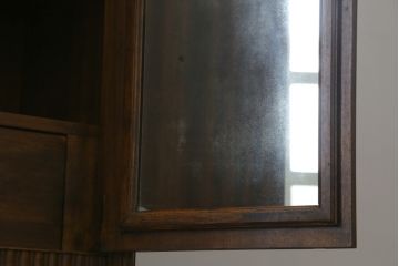 中古　美品　希少モデル　DREXEL HERITAGE(ドレクセルヘリテイジ)　Cameo Classics(キャメオクラシックス)　曲線的なデザインが優美な雰囲気を醸し出すキャビネット(収納棚、戸棚、ワードローブ)(R-058848)