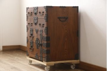 和製アンティーク　美品　総欅(ケヤキ)材・中桐　手打ち金具　シンプルな金具が和モダンな雰囲気を醸し出す酒田小箪笥(収納箪笥、和たんす、引き出し、整理タンス)(R-058849)