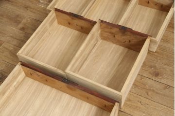 和製アンティーク　美品　総欅(ケヤキ)材・中桐　手打ち金具　シンプルな金具が和モダンな雰囲気を醸し出す酒田小箪笥(収納箪笥、和たんす、引き出し、整理タンス)(R-058849)