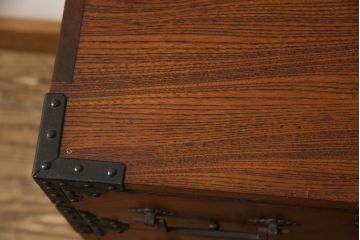 和製アンティーク　美品　総欅(ケヤキ)材・中桐　手打ち金具　シンプルな金具が和モダンな雰囲気を醸し出す酒田小箪笥(収納箪笥、和たんす、引き出し、整理タンス)(R-058849)