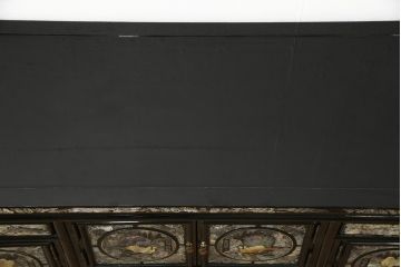 中古　美品　高級品　韓国民芸家具　圧巻!　繊細な螺鈿(ラデン)細工が美しく描かれたローボード(テレビ台、収納棚、戸棚、リビングボード)(R-058851)