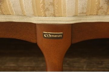 中古　maruni(マルニ木工)　マキシマムシリーズ　アンドリュークラシカル　#6411　上品な佇まいが魅力的な3人掛けソファ(定価約44万円)(アームソファ、三人掛けソファ、3P)(R-058858)