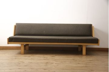 北欧ビンテージ　ビーチ材　デンマーク製　GETAMA(ゲタマ)　Hans J Wegner(ハンス・J・ウェグナー)　GE258　機能性抜群のデイベッド(ソファベッド、3人掛けソファ、ヴィンテージ)(R-058859)