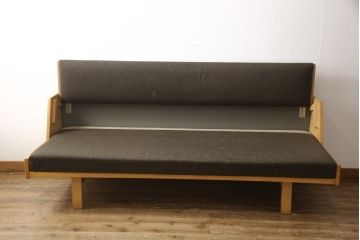 北欧ビンテージ　ビーチ材　デンマーク製　GETAMA(ゲタマ)　Hans J Wegner(ハンス・J・ウェグナー)　GE258　機能性抜群のデイベッド(ソファベッド、3人掛けソファ、ヴィンテージ)(R-058859)