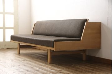 北欧ビンテージ　ビーチ材　デンマーク製　GETAMA(ゲタマ)　Hans J Wegner(ハンス・J・ウェグナー)　GE258　機能性抜群のデイベッド(ソファベッド、3人掛けソファ、ヴィンテージ)(R-058859)
