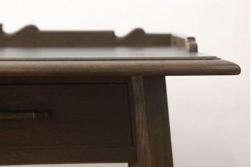 和製ビンテージ　神戸洋家具　永田良介商店　天板上の装飾が特徴的なデスク(ワークデスク、在宅用、在宅ワーク、ヴィンテージ)(R-058860)