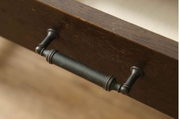 和製ビンテージ　神戸洋家具　永田良介商店　天板上の装飾が特徴的なデスク(ワークデスク、在宅用、在宅ワーク、ヴィンテージ)(R-058860)