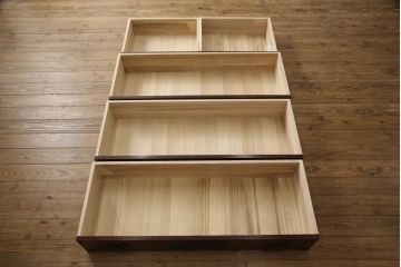 中古　美品　仙台箪笥　漆塗りの品のある佇まいが美しい衣装箪笥(定価約39万円)(引き出し、チェスト、和たんす)(R-058864)(仙台民芸箪笥 欅産業)
