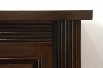 中古　美品　松本民芸家具　クラシカルな雰囲気とモダンなデザインが魅力のリード型サイドボード(サイドキャビネット、収納棚、戸棚)(定価約59万円)(R-058867)