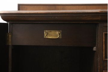 アンティーク家具　オーク材　凝った作りの上手物!　クラシカルなサイドボード(収納棚、キャビネット、戸棚)(R-058868)