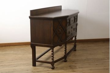 アンティーク家具　オーク材　凝った作りの上手物!　クラシカルなサイドボード(収納棚、キャビネット、戸棚)(R-058868)