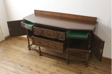 アンティーク家具　オーク材　凝った作りの上手物!　クラシカルなサイドボード(収納棚、キャビネット、戸棚)(R-058868)