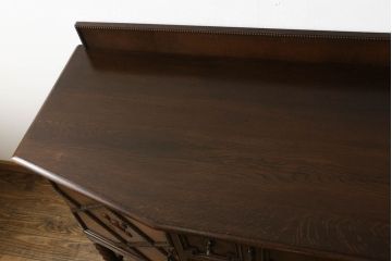 アンティーク家具　オーク材　凝った作りの上手物!　クラシカルなサイドボード(収納棚、キャビネット、戸棚)(R-058868)