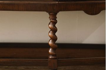 アンティーク家具　オーク材　凝った作りの上手物!　クラシカルなサイドボード(収納棚、キャビネット、戸棚)(R-058868)